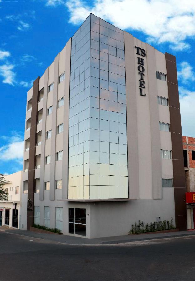 Ts Hotel Porteirinha Exterior photo